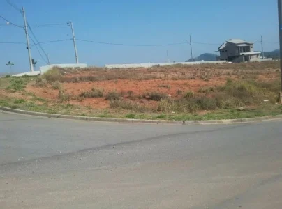 Terreno de Esquina no Portal dos Ipês III