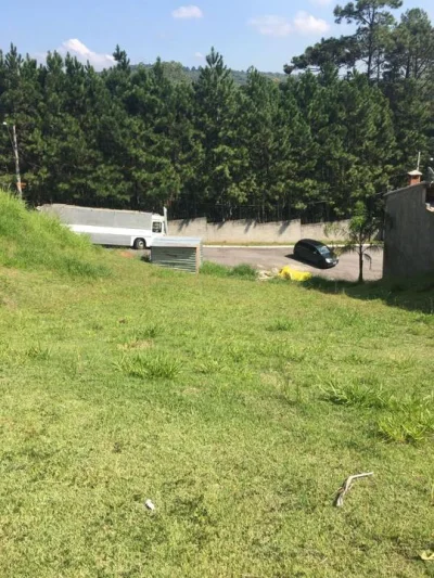Terreno no Condomínio Delfim Verde em Itapecerica da Serra