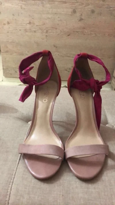 Sapatos Carmen Steffes e Sandália Arezzo