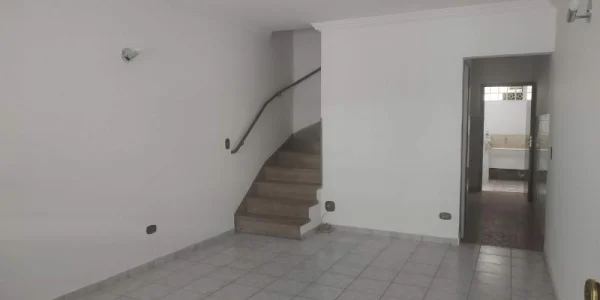 Sobrado com 2 Dorms em São Paulo - Vila Santa Catarina por 400 Mil à Venda