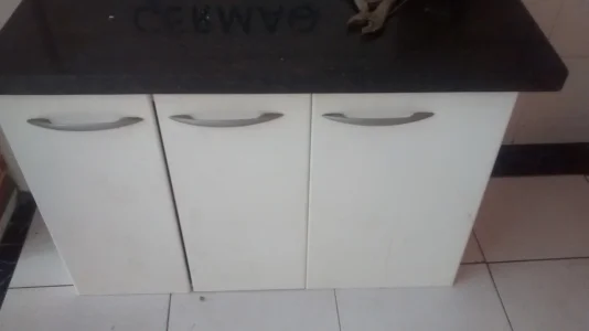 Balcão. com Tampo de Granito