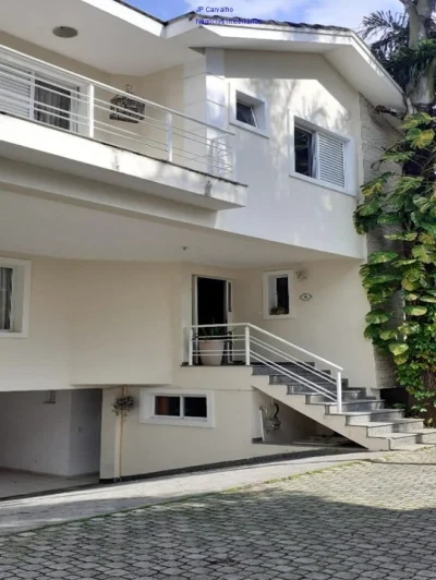 Excelente Sobrado em Condomínio Fechado Rua Tranquila Segura