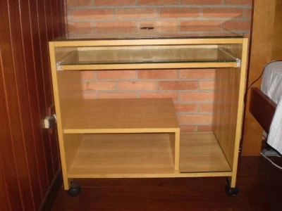 Mesa para Pc com Teclado Retrátil em Madeira Clara