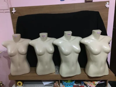 4 Unidades de Bustos Plásticos Encorpados Femininos