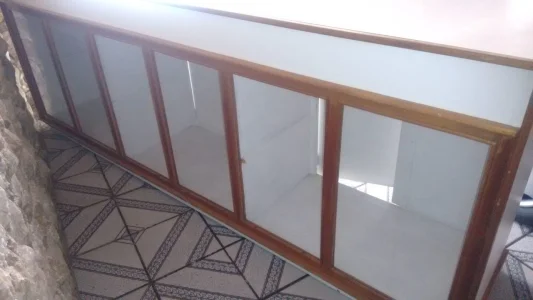 Vendo Diversos Balcões e Três Bancas
