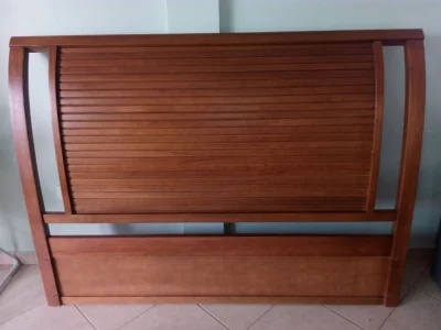 Cabeceira em Madeira Semi Nova para Cama Queen