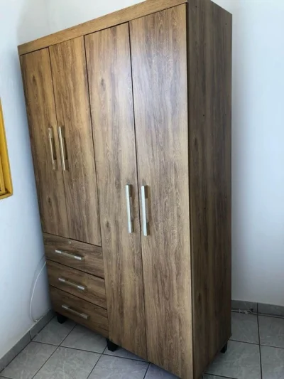 Guarda-roupa 4 Portas