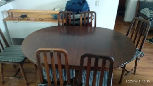 Mesa Oval de Embuia +6 Cadeiras