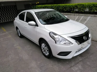 Nissan Versa 1.0 S 2016 - Branco Pérola