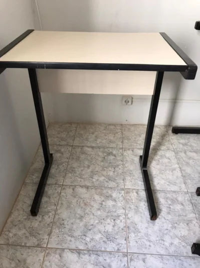 Mesas de Escritório e Computador