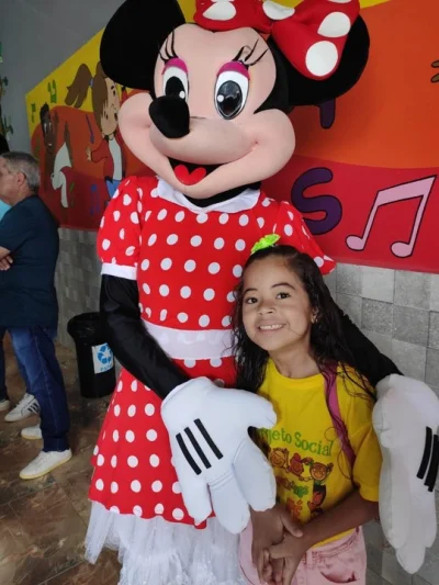 Personagem Vivo, Palhaços, Perna de Pau, Malabares e Anões para Festas