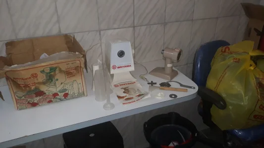 Imperdível Máquina de Moer Carne Antiga Completa. Nunca Foi Usada