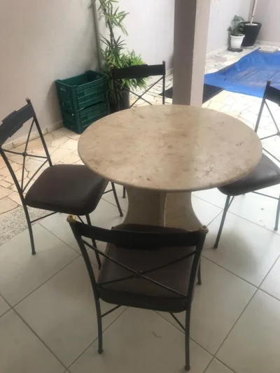 Mesa em Granito com 4 Cadeiras