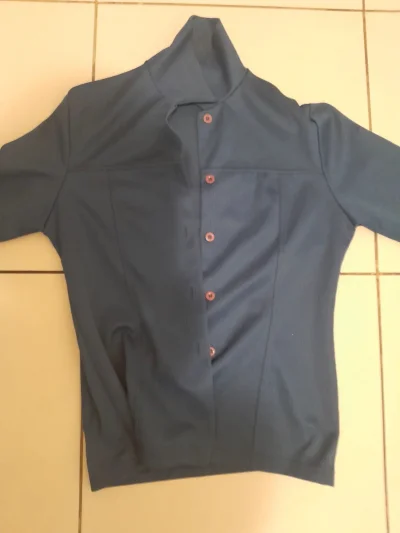 Vendo um casaco fino da marca Marinela por R$5,00
