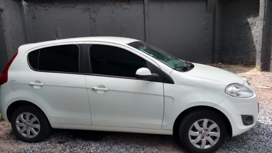 Fiat Palio Attractive (19mil Km) 1.0 8v (flex) 2013