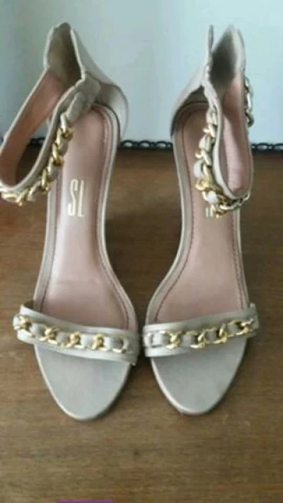Sapatos da Santa Lolla