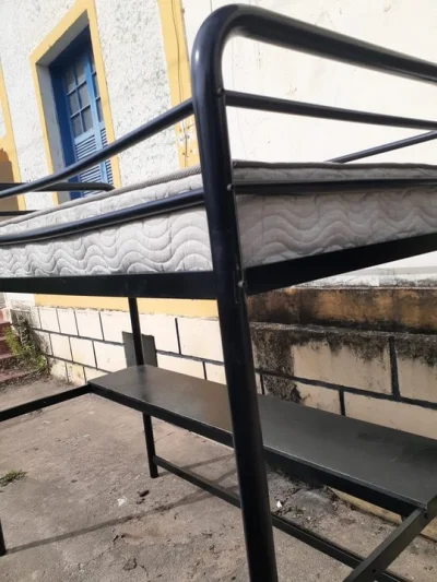 Cama Tok&stok com Colchão Ortopédico e Escada