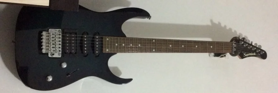 Guitarra Marca Samik