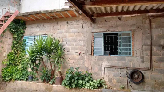 Vende-se ou Troca Casa com Escritura a 01 Km Centro de Franco da RO