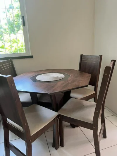Mesa Moderna 4 Lugares
