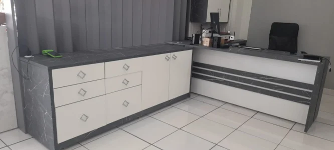 Duas Bancadas Novas Peças de Showrrom 100% Mdf
