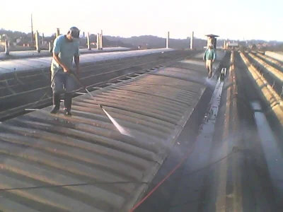 Limpeza e Lavagens de Calhas e Telhados Industriais