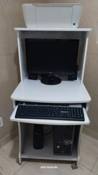 Vendo Computador Desktop, Acompanha Multifuncional e Mesa