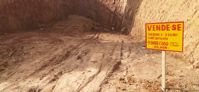 Terreno com 333 m2 em S.pedro- S. Parnaíba- Aceita Carro
