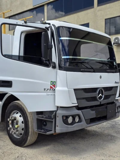 Caminhão Mercedes-benz Atego 1719 4x2 com Comboio
