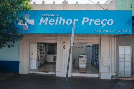 Vende-se Farmácia (estocada)
