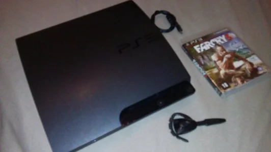 Playstation 3 com 7 Jogos e Playstation 1 com 31 Jogos