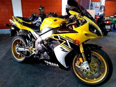 Yamaha R1 2006