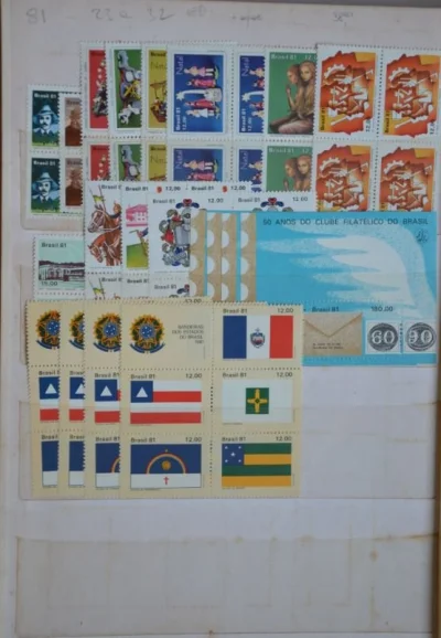 Selos Comemorativos do Brasil Ano 1981 Coleção em Quadras e Editais