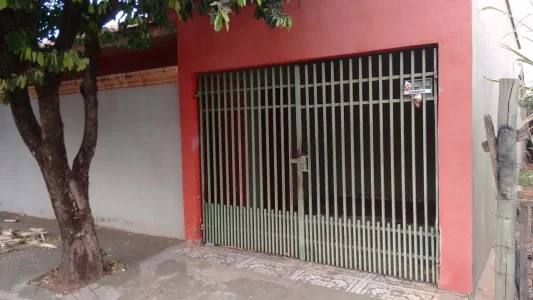 Aluda-se Casa em Birigui Próximo a Cervejaria Vitória da Rua Bahia