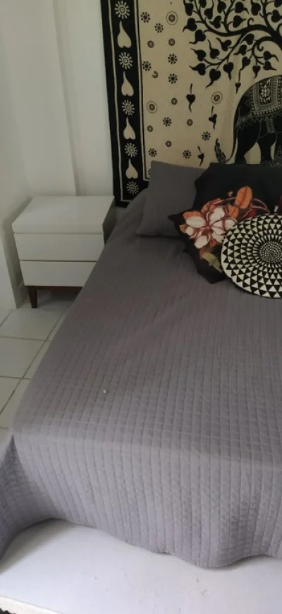 Cama de Casal Tamanho Queen e Dois Criados