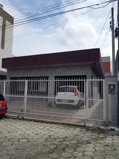 Casa uma Quadra do Shopping