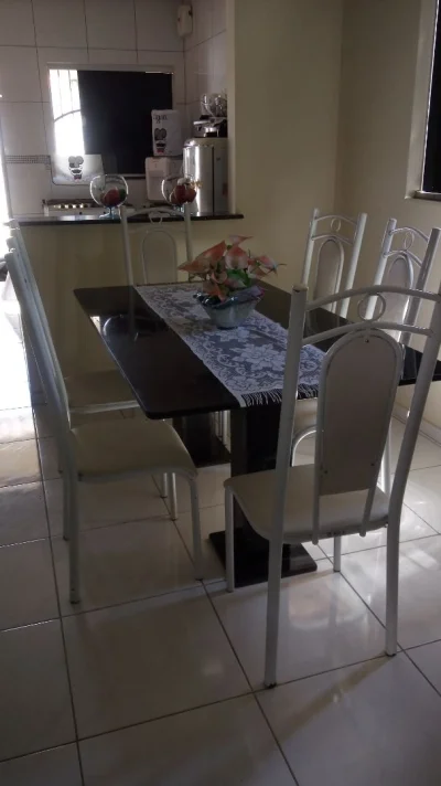 Conjunto de Jantar Mesa e Cadeiras