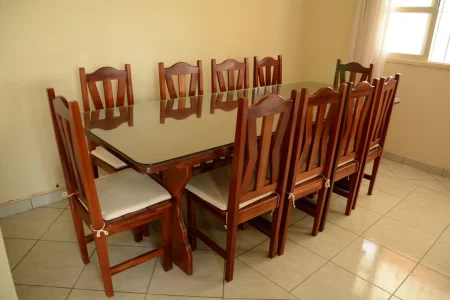 Mesa de Jantar em Imbuia Maciça