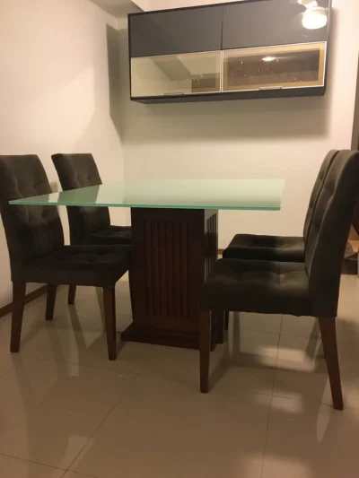 Mesa com 4 Cadeiras
