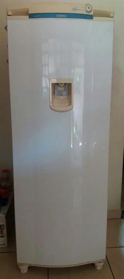 Geladeira Consul 380 Litros, Degelo Seco e Dispenser de água