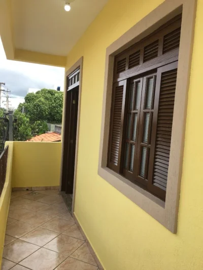 Alugo Casa