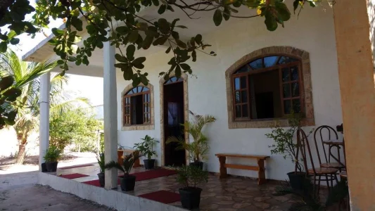 Casa com Amplo Quintal e Frutíferas em Araruama