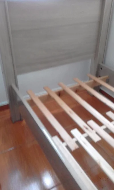 Cama de Solteiro e Cômoda de 5 Gavetas