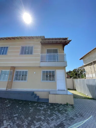 Casa 2 Quartos Duplex c/ Garagem em Inoã