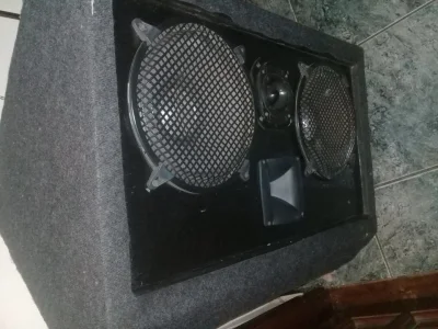 Vendo Caixa de Som Tipo Retorno Medio Grave
