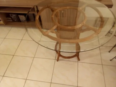 Mesa com Tampo de Vidro