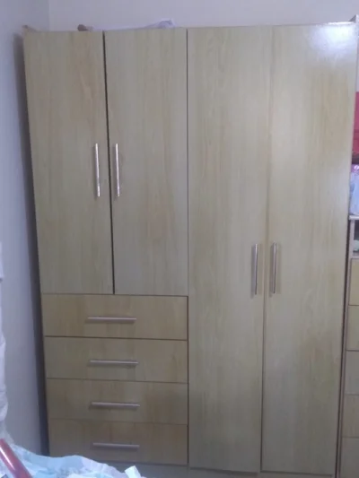 Armário de Solteiro com 4 Portas por R$ 300