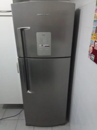 Vendo Geladeira com 2 Anos de Uso