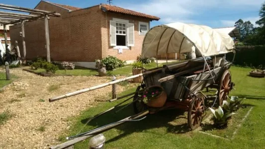 Casa Tipo Chácara em Clube Condomínio