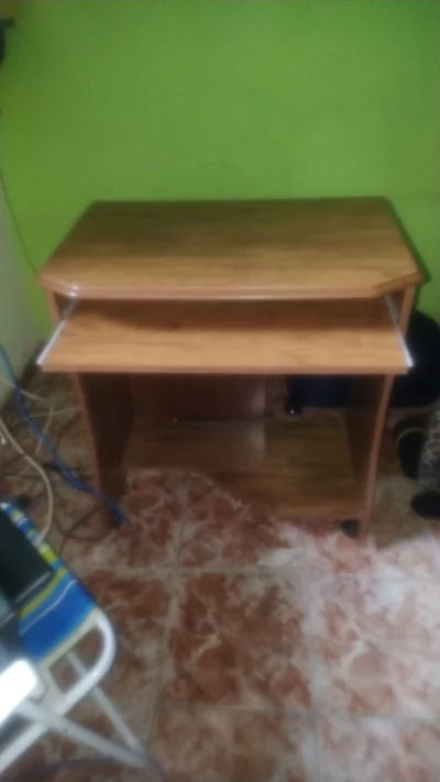 Mesinha de Computador com Rodinhas
